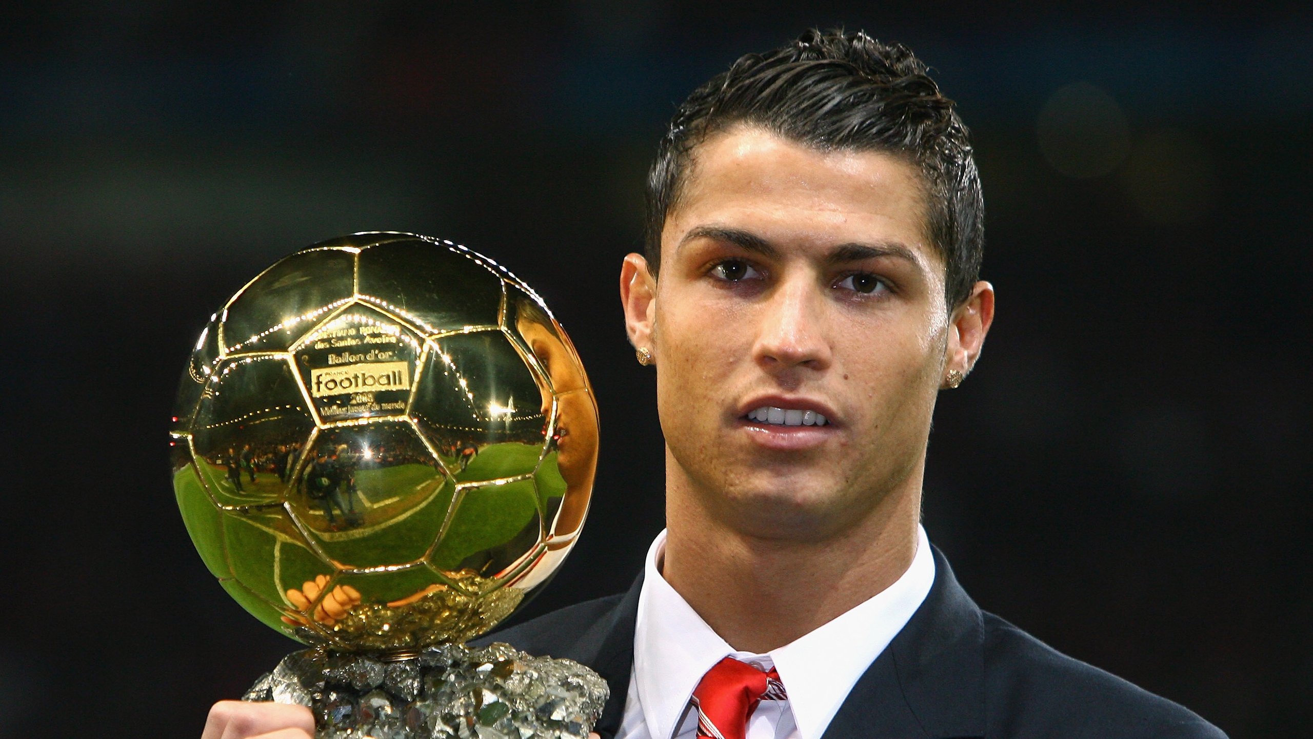 中国足球青训中心加强学业与训练双轨发展，我国足球青训发展现状