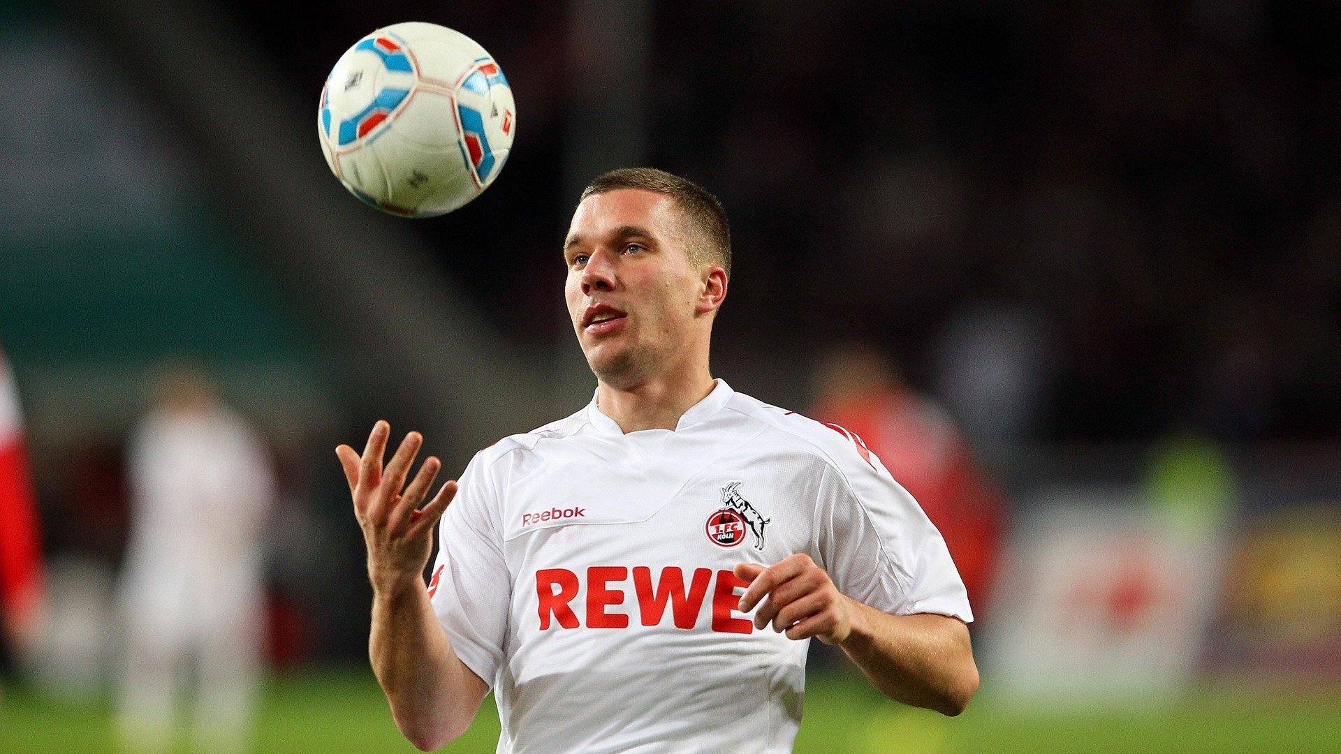 足球文化在青少年中的普及率不断提高，青少年足球的发展